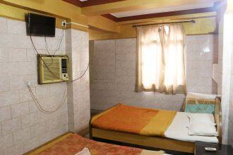 Hotel Urvashi Lodging N Boarding, Goa 3